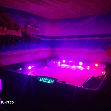 Studio Avec Terrasse Et Jacuzzi فالبون المظهر الخارجي الصورة