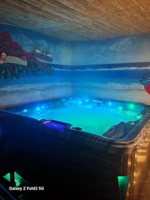Studio Avec Terrasse Et Jacuzzi فالبون المظهر الخارجي الصورة